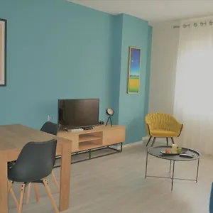 https://cozy-boho-modern-apartments-in-tirana-center.hotels-in-tirana.com